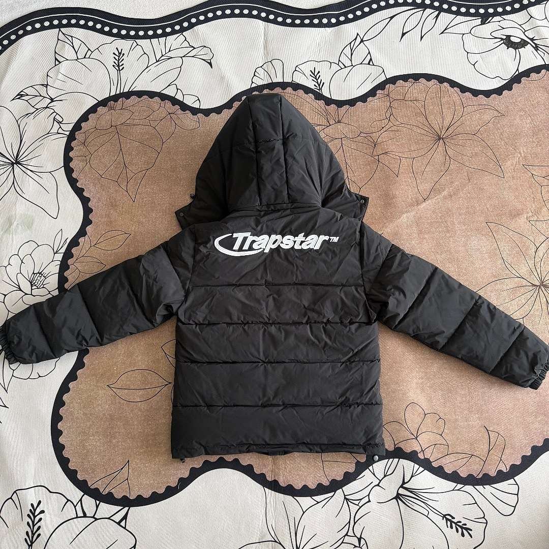 Trapstar - Veste matelassée coupe-vent à capuche amovible, disponible en 3 couleurs – Image 5