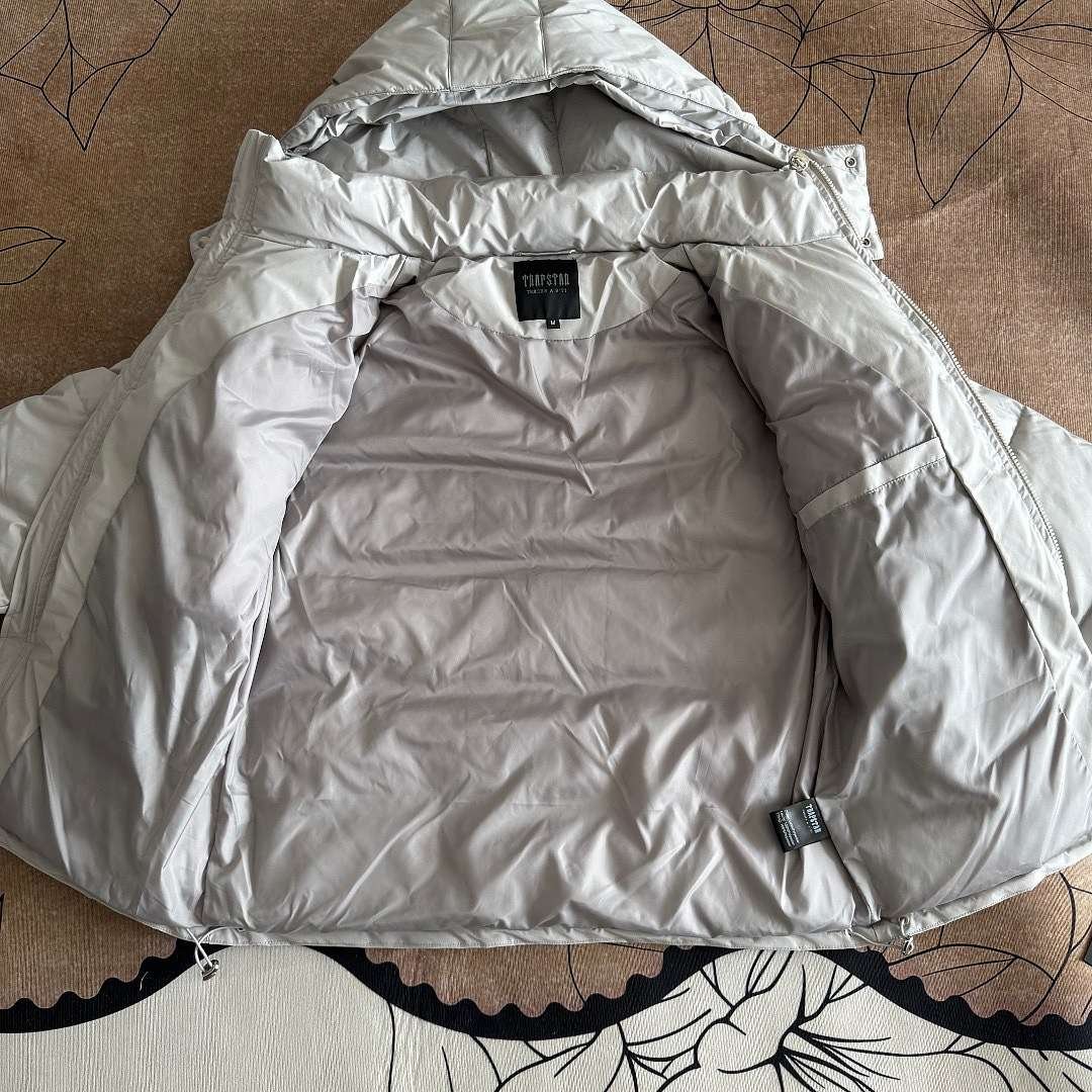 Trapstar - Veste matelassée coupe-vent à capuche amovible, disponible en 3 couleurs – Image 9