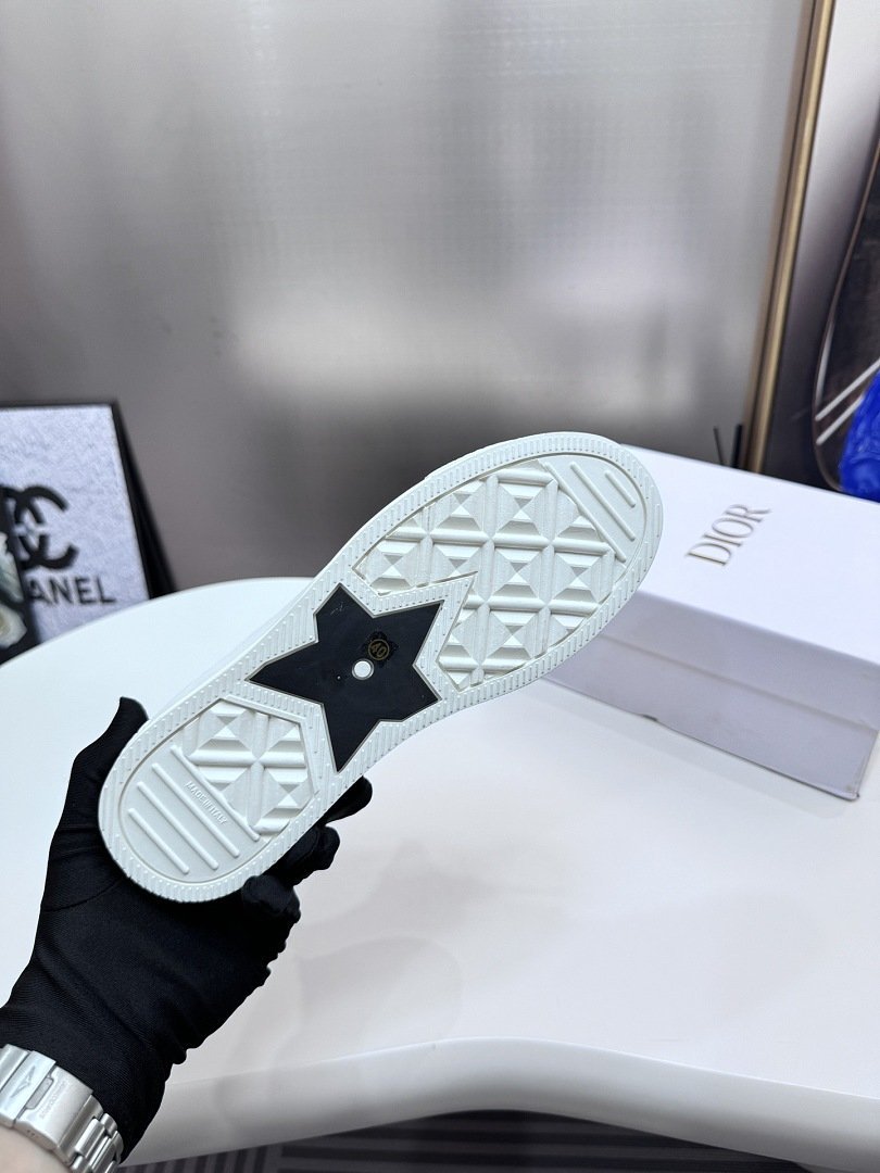 Dior - Sneakers alte Walk'n'Dior da donna in 3 colori - immagine 6