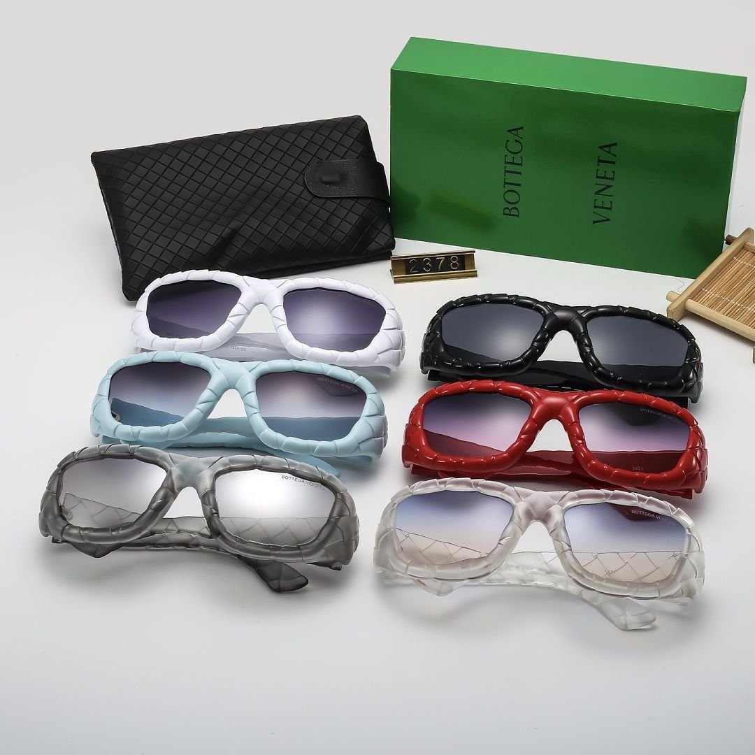 Bottega Veneta - Óculos de sol acolchoados em 6 cores