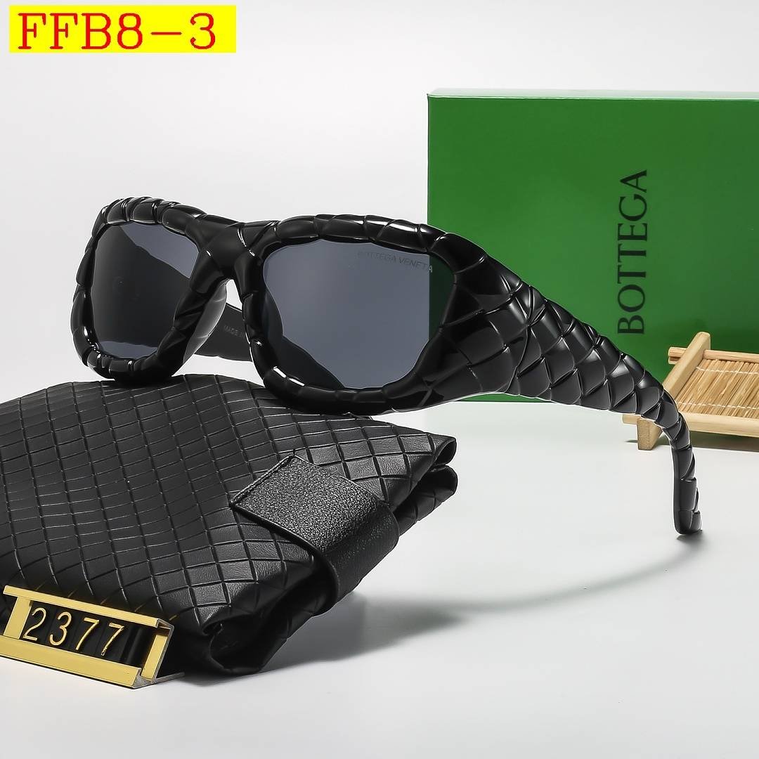 Bottega Veneta - Óculos de sol acolchoados em 6 cores - Imagem 4