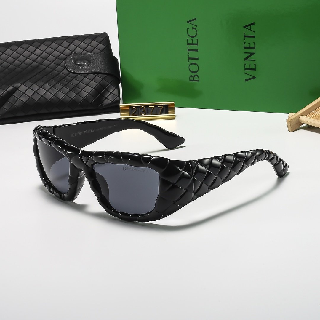 Bottega Veneta - Óculos de sol acolchoados em 6 cores - Imagem 8