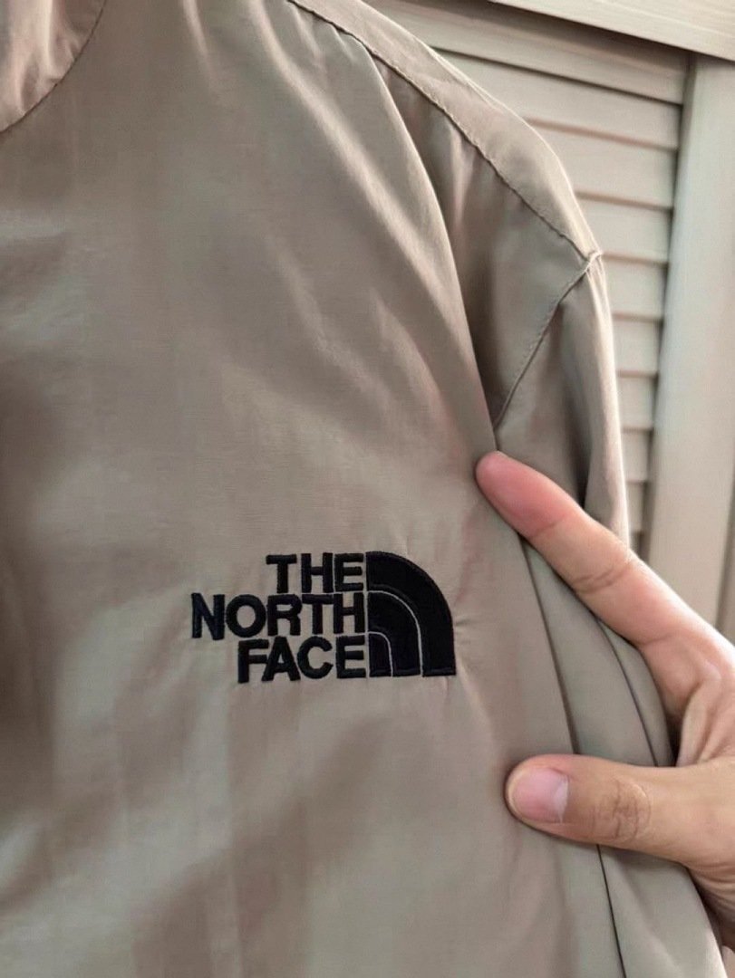 The North Face - Track Jacket in 3 Colors - Image 9