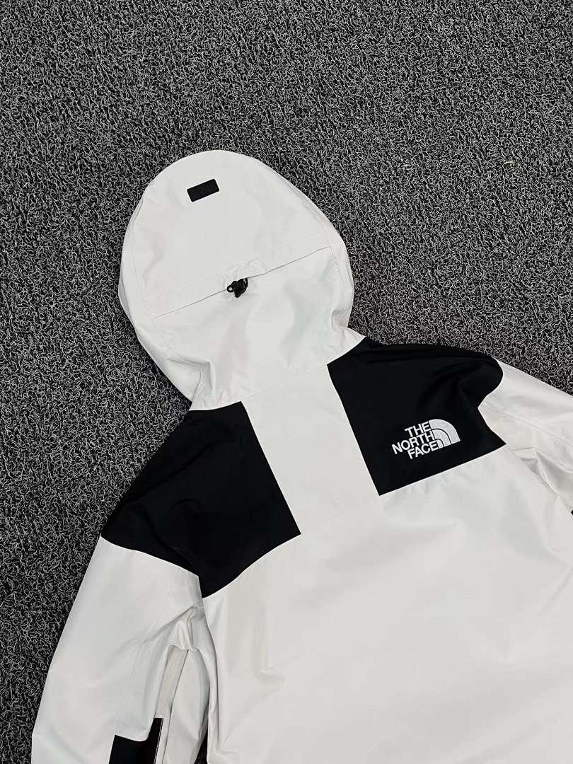 The North Face - Giacca Mountain in GORE-TEX in 3 Colori - immagine 13