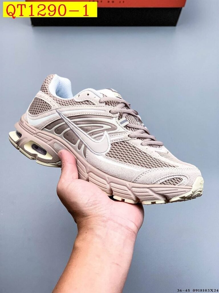 Nike - Air Max Moto 2K Sneakers in 18 Colors