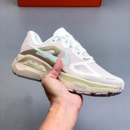 Nike - Structure Plus Street Laufschuhe in 9 Farben