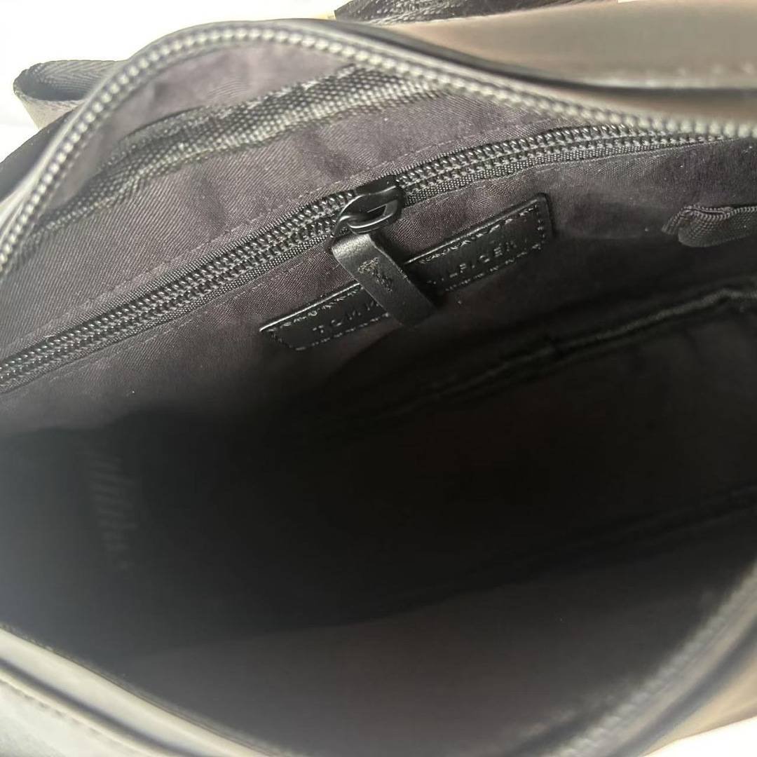 Tommy Hilfiger - Torebka crossbody w 2 kolorach - obrazek 6