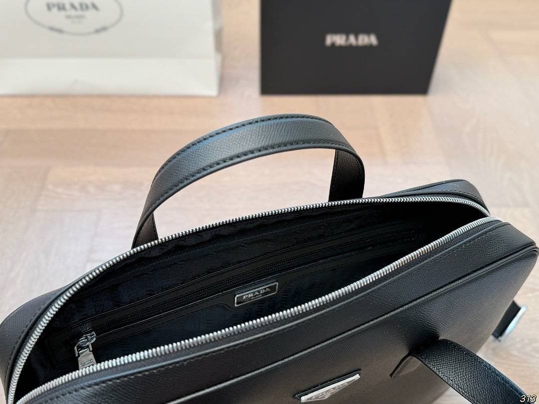 Prada - Saffiano Aktentasche/Schultertasche Größe 37x27cm – Bild 4