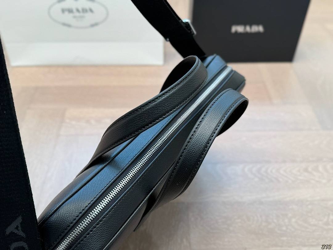 Prada - Saffiano Aktentasche/Schultertasche Größe 37x27cm – Bild 7