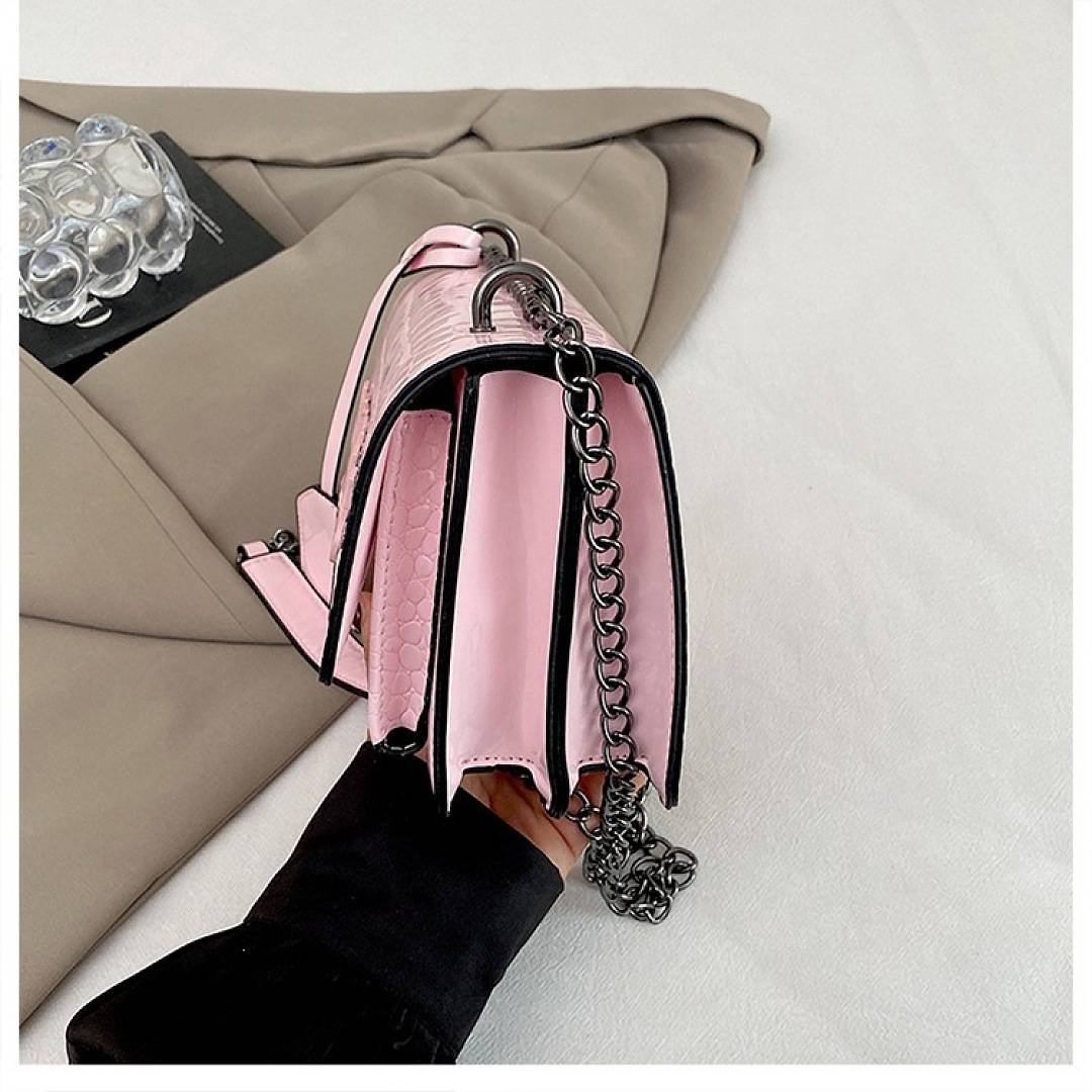 Guess - Sac bandoulière en cuir embossé crocodile 21x7x15cm en 7 couleurs – Image 10
