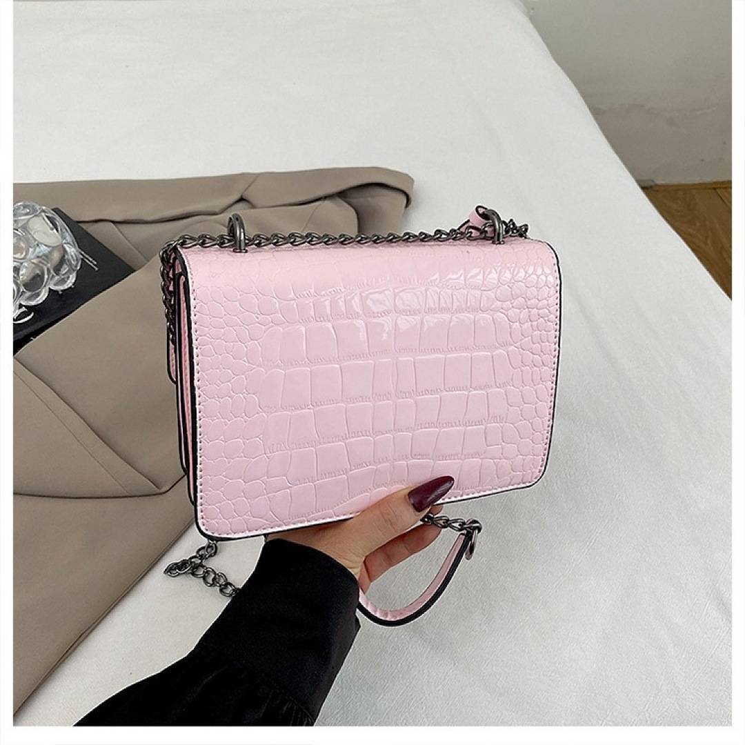 Guess - Sac bandoulière en cuir embossé crocodile 21x7x15cm en 7 couleurs – Image 12