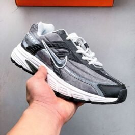 Nike - Initiator 2020 Sneakers in 7 Colors