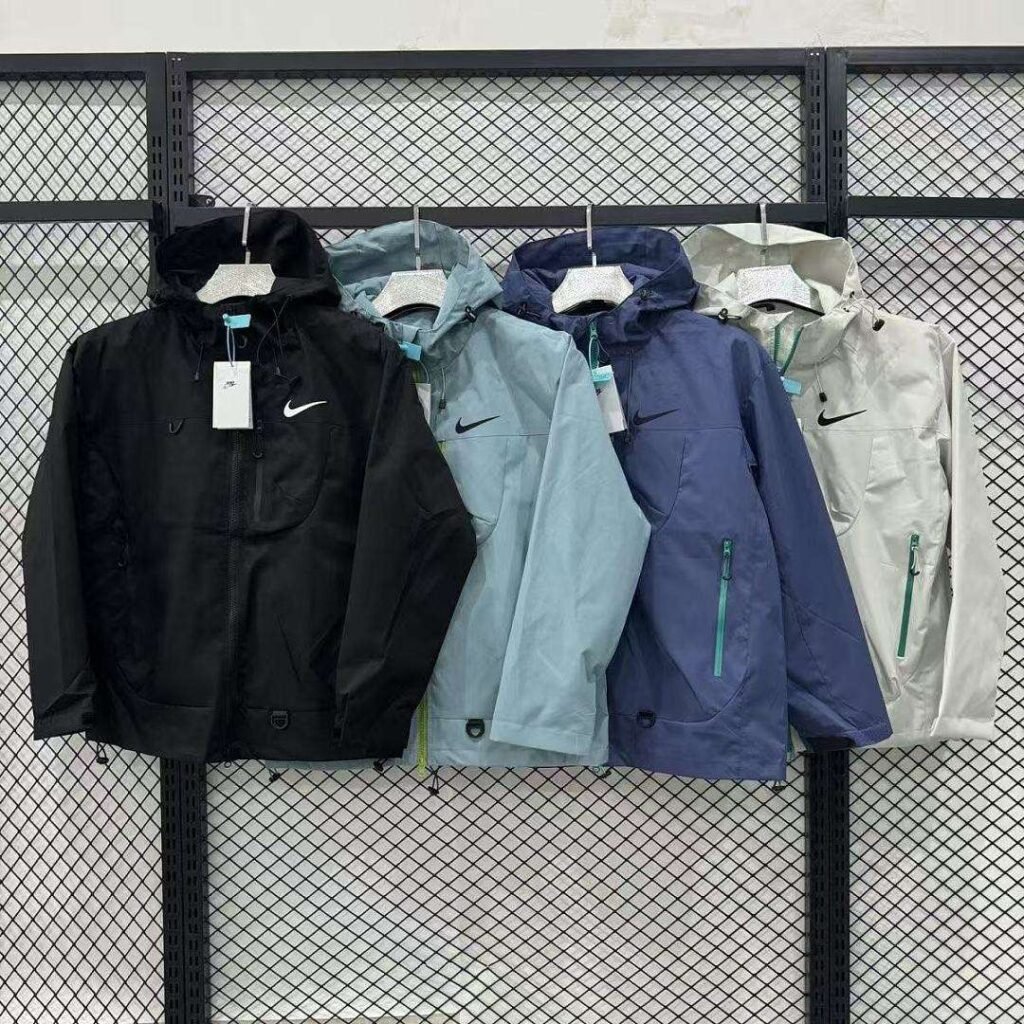 Nike - Packable Windbreaker Jacket in 4 Colors