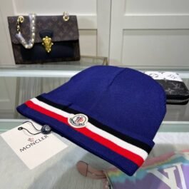 Moncler - Czapka beanie w trójkolorowe paski, 4 kolory