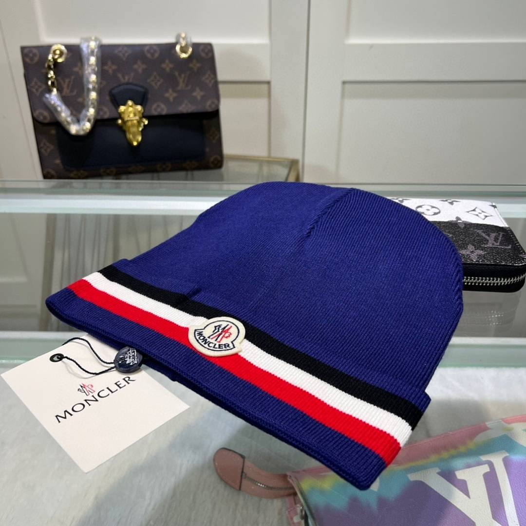 Moncler - Czapka beanie w trójkolorowe paski, 4 kolory