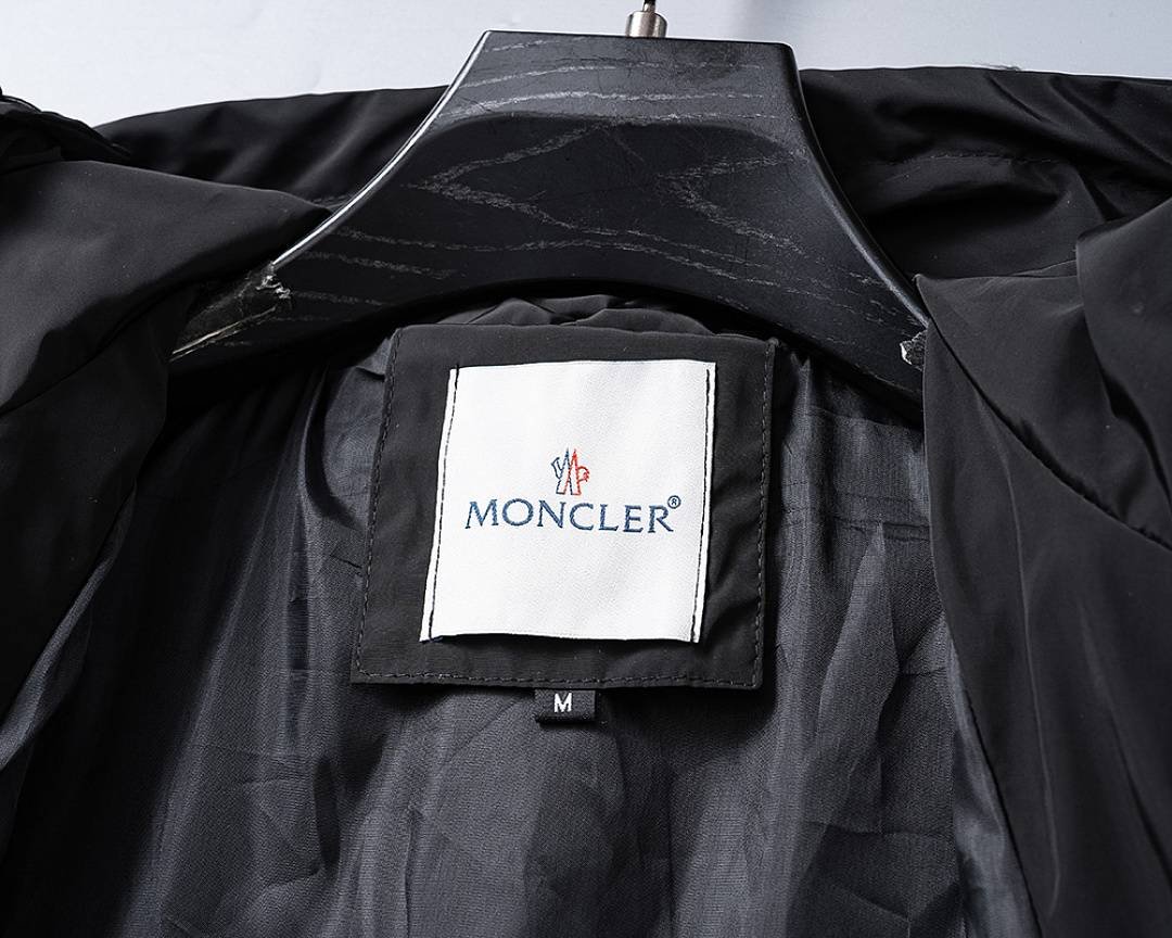 Moncler - Chaqueta ligera con capucha en 2 colores - Imagen 5