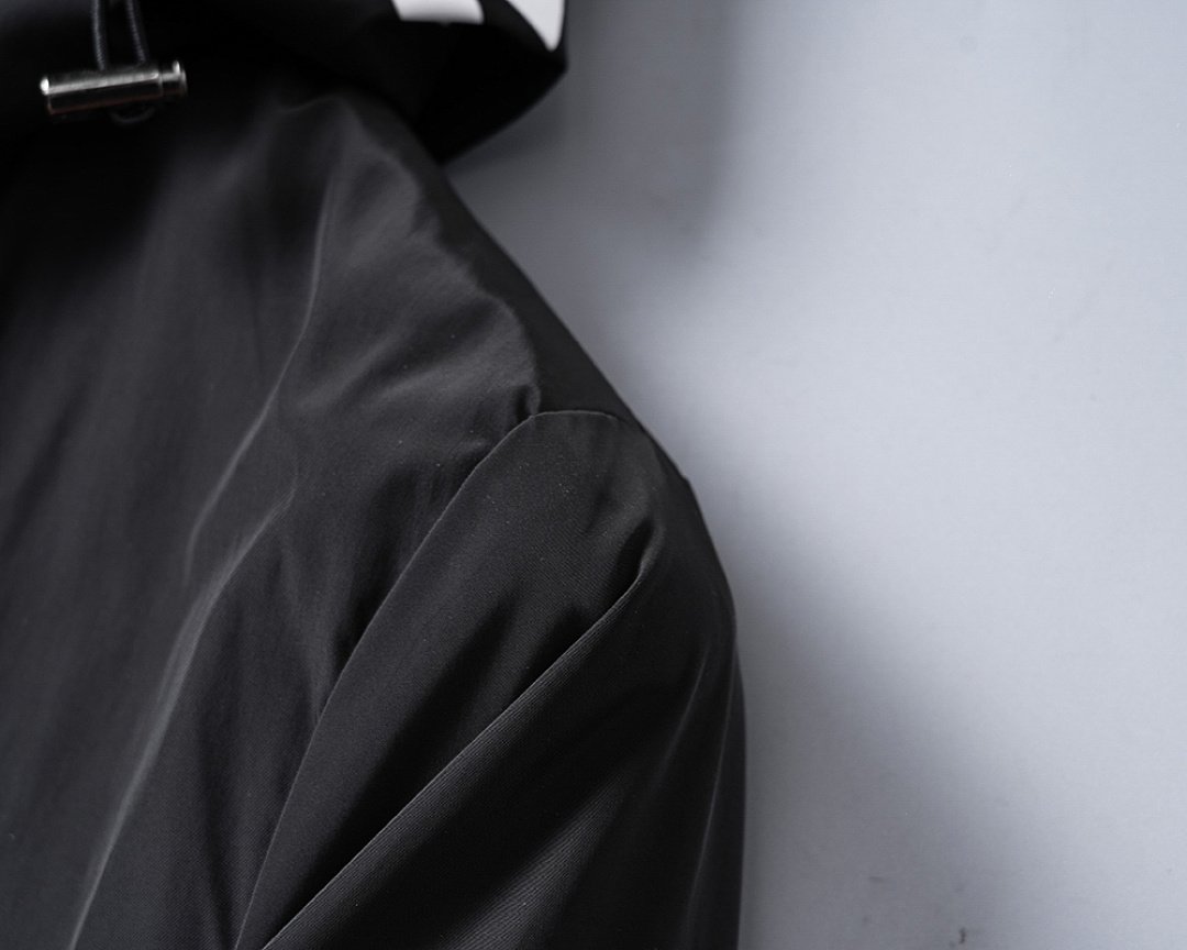 Moncler - Chaqueta ligera con capucha en 2 colores - Imagen 11